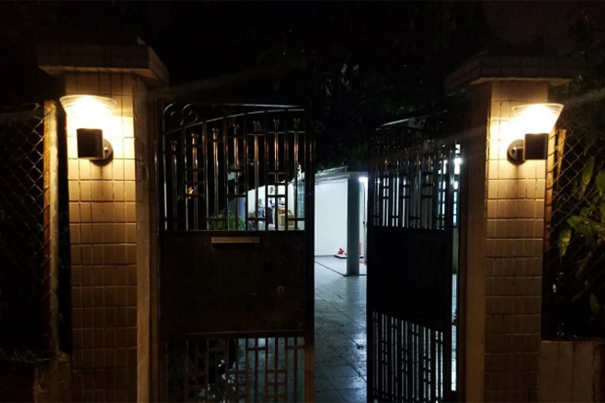 Outdoor Waterproof LED Wall Lamp Outdoor Waterproof LED Wall Lamp
